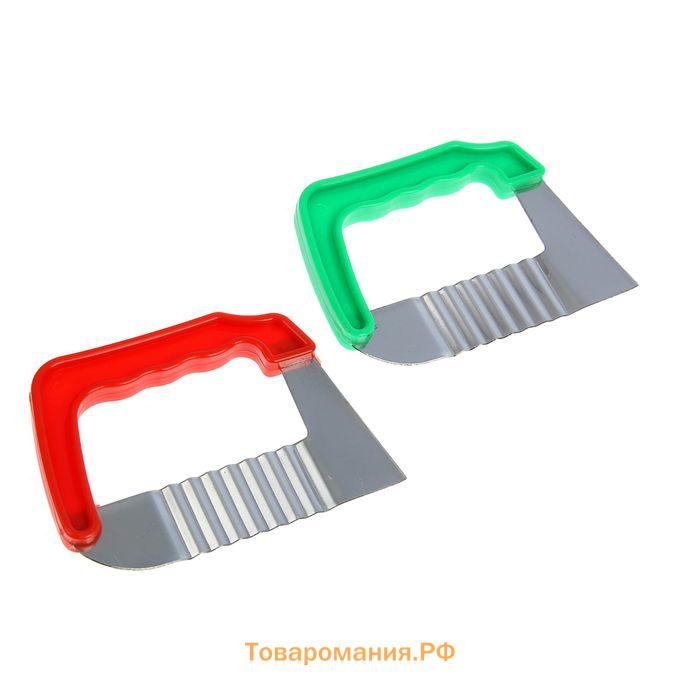Нож для фигурной резки  «Универсал», 12×8.5 см, красный