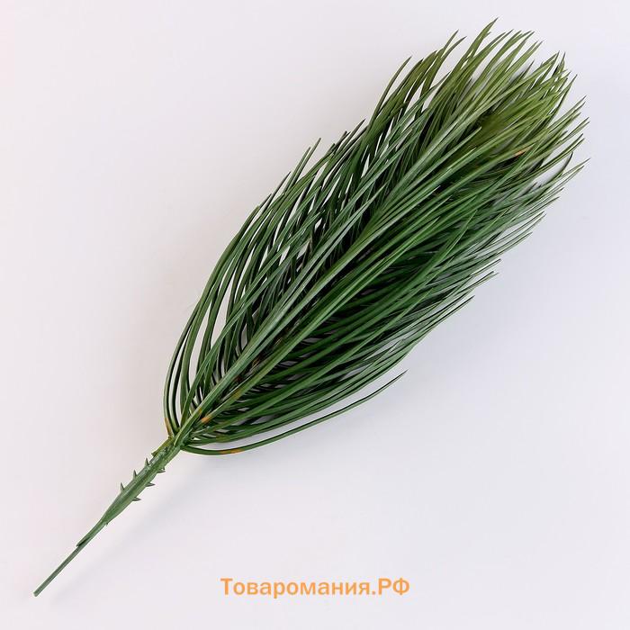 Ветка еловая декоративная, 42 х 10 см, 1 шт.