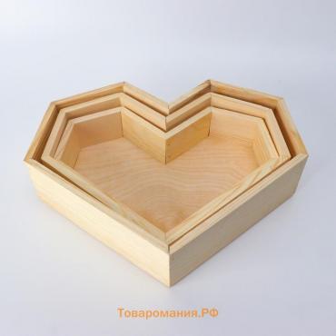 Набор 3 в 1 кашпо деревянных подарочных (29.5×7; 27.5×6; 25×4.5) "Сердце", натуральный
